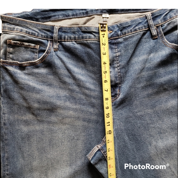 Ava & Viv Medium Wash High Rise Slim Straight Crop No Gap Size 26W Reg - Picture 4 of 11